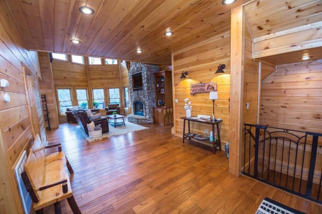 Christmas Lodge-Secluded Near Downtown Blue Ridge Buitenkant foto