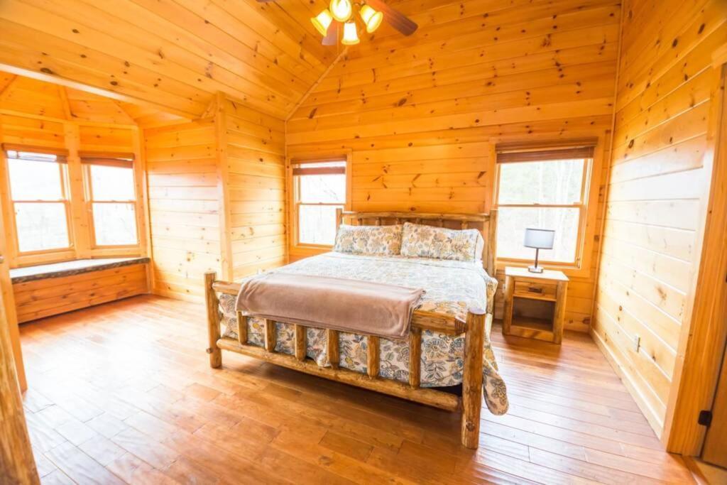 Christmas Lodge-Secluded Near Downtown Blue Ridge Buitenkant foto