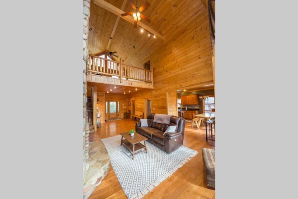 Christmas Lodge-Secluded Near Downtown Blue Ridge Buitenkant foto