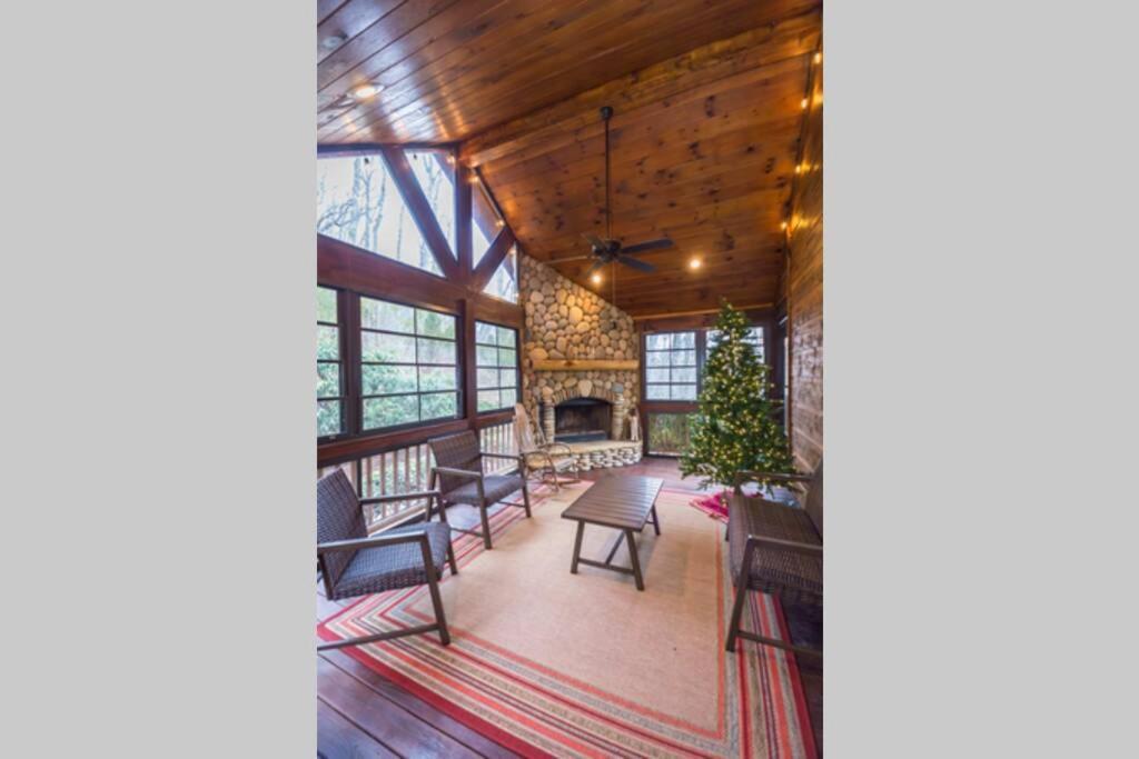Christmas Lodge-Secluded Near Downtown Blue Ridge Buitenkant foto