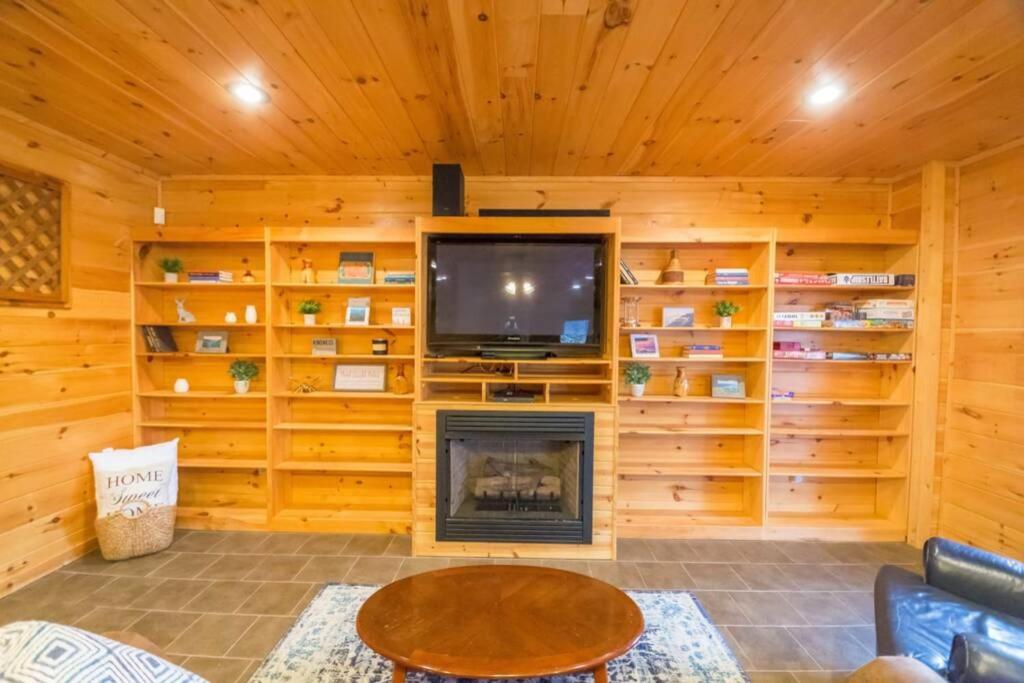 Christmas Lodge-Secluded Near Downtown Blue Ridge Buitenkant foto