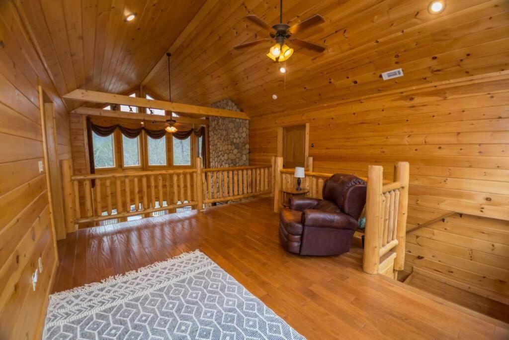 Christmas Lodge-Secluded Near Downtown Blue Ridge Buitenkant foto