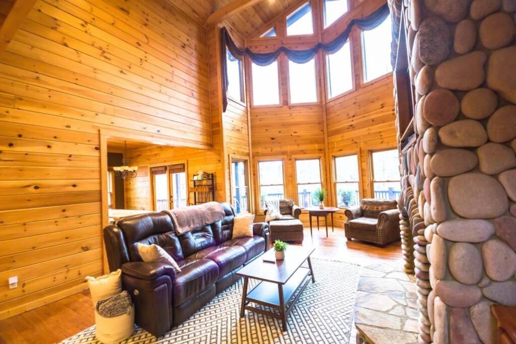 Christmas Lodge-Secluded Near Downtown Blue Ridge Buitenkant foto